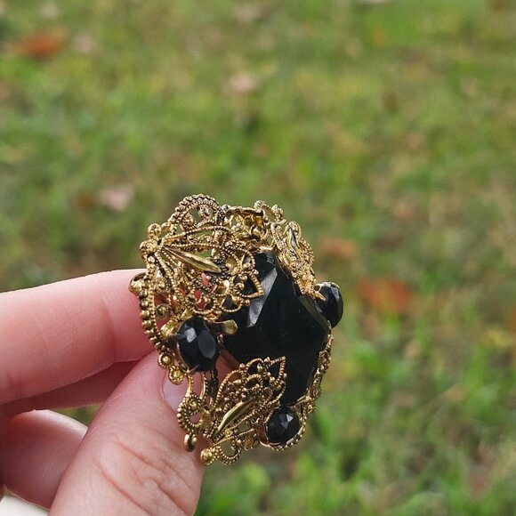 Vintage Edwardian Revival Brass Filigree Mourning Brooch with Black Glass Inlay - Picture 10 of 10
